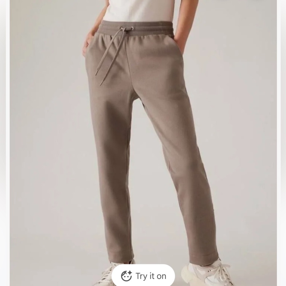 NWT- Cozy Karma High Rise Zip Pant XS in color Feather